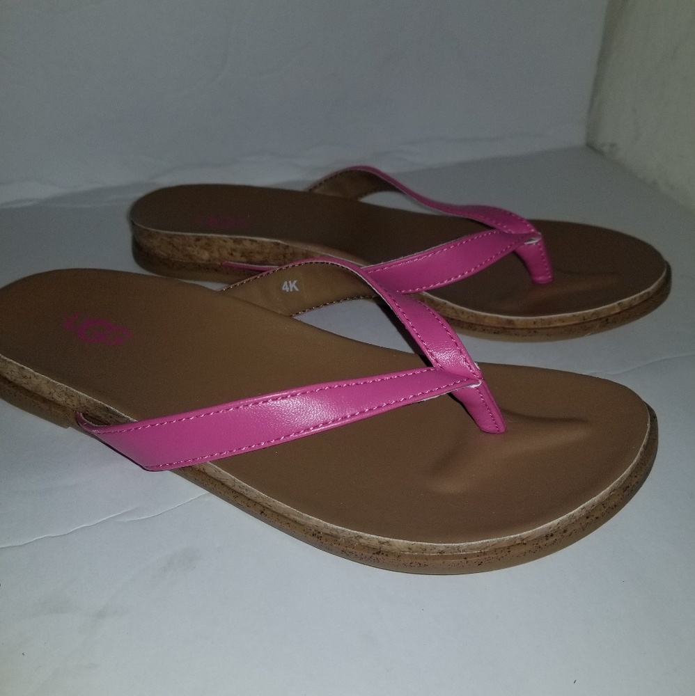 Ugg sandals flip flop size 4